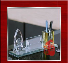 品質(zhì)水晶辦公工藝品采購(gòu)指南 握手?jǐn)[件、筆筒與名片夾廠家供應(yīng)詳解
