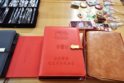 林海雪原間的歐式風情小鎮 手工藝品里的歲月印記
